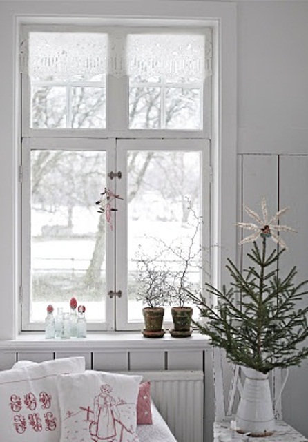 76 Inspiring Scandinavian Christmas Decorating Ideas | DigsDigs