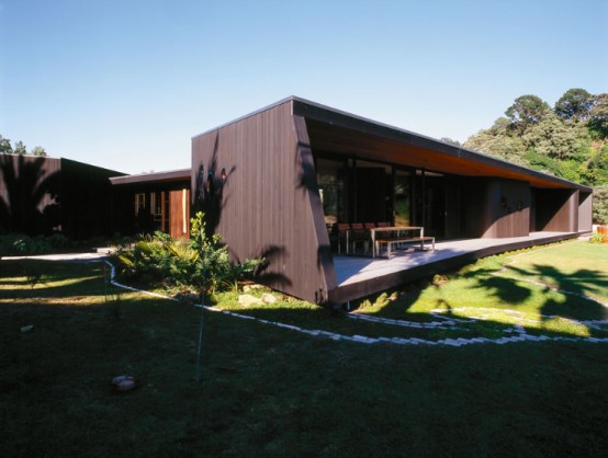 Single Story Two Wings House Single Story Two Wings House