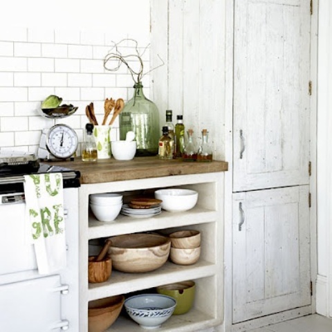 39 Shabby Chic Whitewashed Storage Pieces | DigsDigs