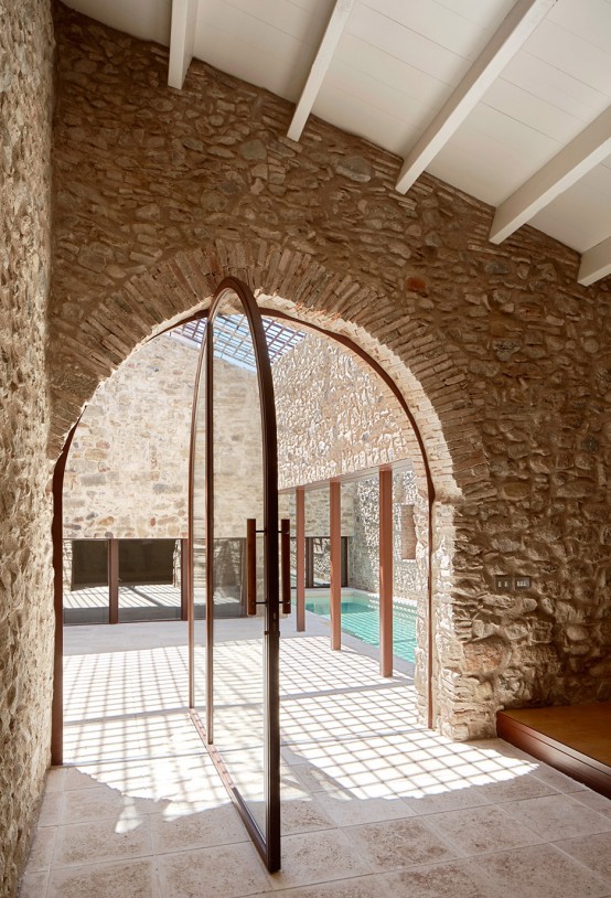 Spanish Stone Farmhouse With A Labyrinth Character Spanish Stone Farmhouse With A Labyrinth Character