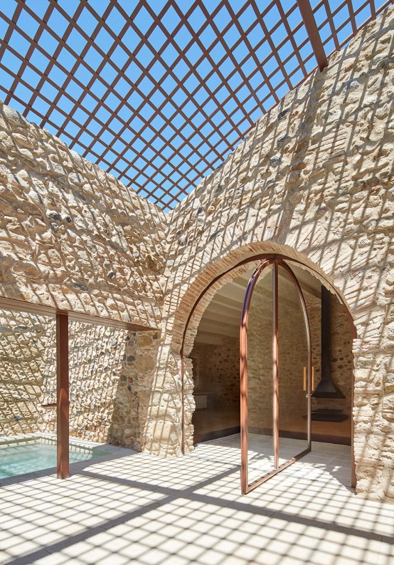 Spanish Stone Farmhouse With A Labyrinth Character Spanish Stone Farmhouse With A Labyrinth Character