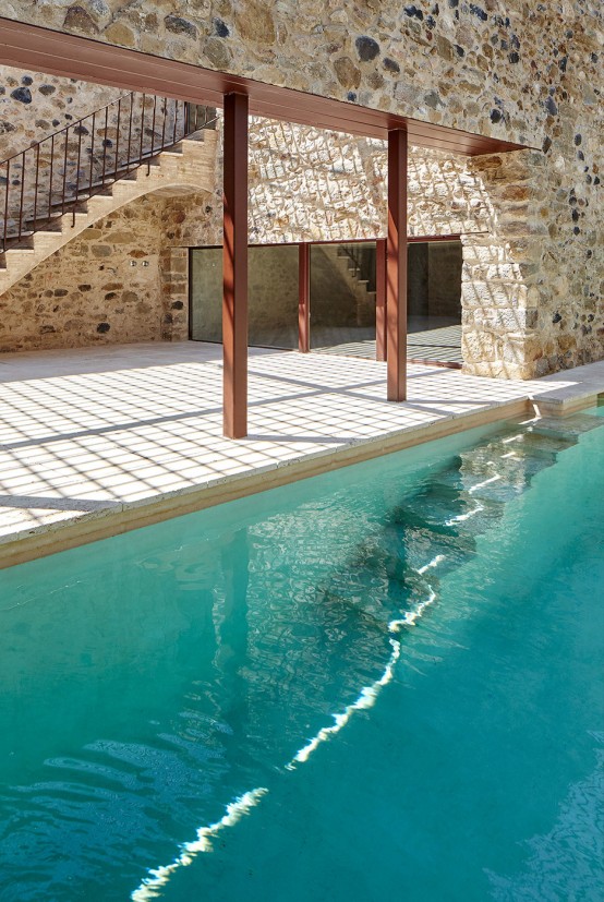 Spanish Stone Farmhouse With A Labyrinth Character Spanish Stone Farmhouse With A Labyrinth Character
