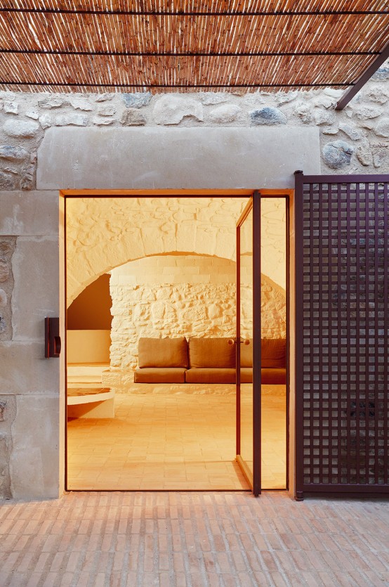 Spanish Stone Farmhouse With A Labyrinth Character Spanish Stone Farmhouse With A Labyrinth Character