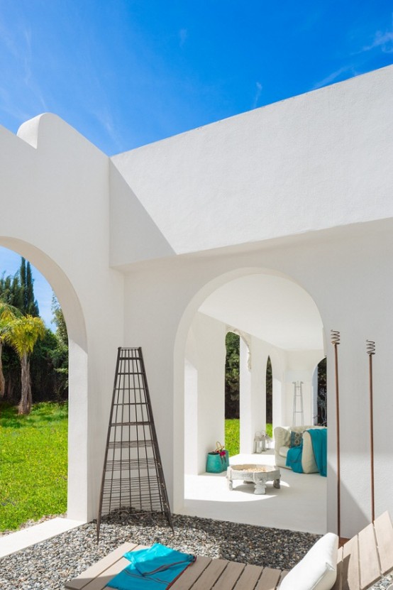 Spanish Villa With Mediterranean And Ethnic Touches