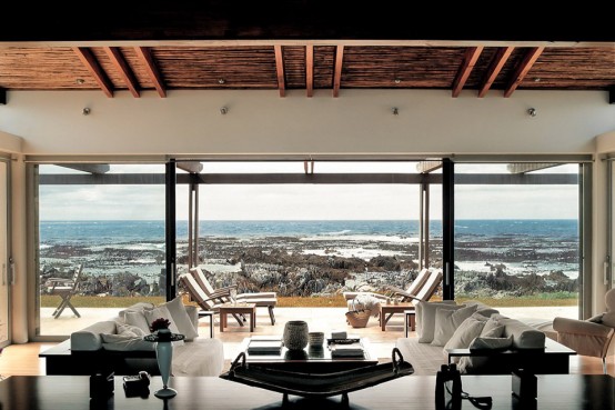 Sprecher House With A Relaxing And Neutral Interior