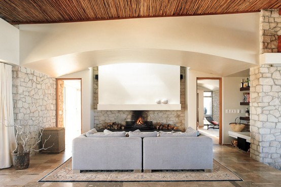 Sprecher House With A Relaxing And Neutral Interior