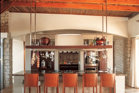 Sprecher House With A Relaxing And Neutral Interior