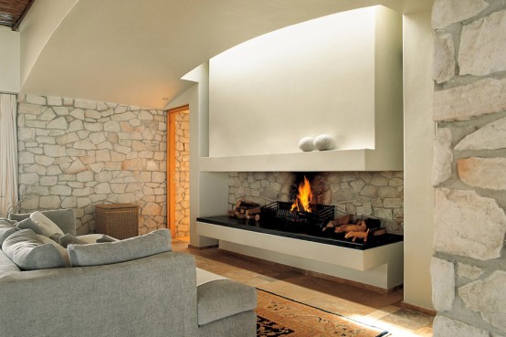 Sprecher House With A Relaxing And Neutral Interior