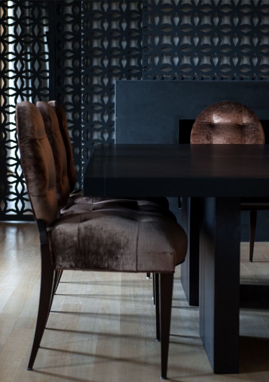 Striking And Dramatic Athens House In Moody Colors Striking And Dramatic Athens House In Moody Colors