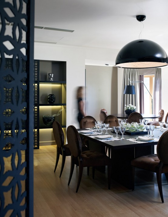 Striking And Dramatic Athens House In Moody Colors Striking And Dramatic Athens House In Moody Colors