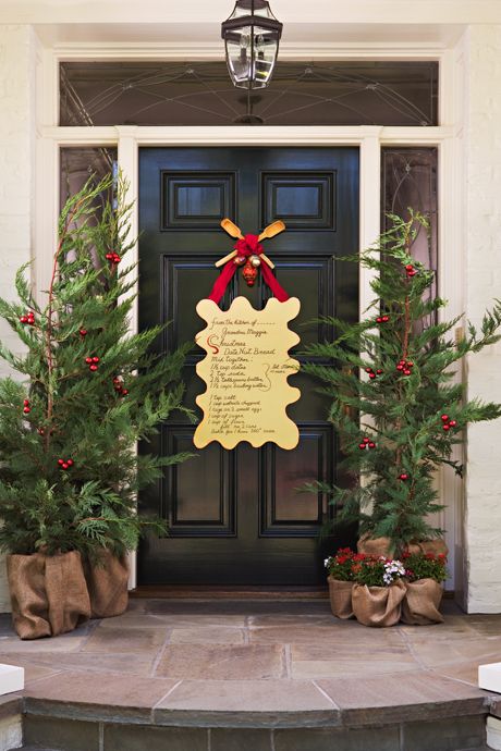 Stunning Christmas Front Door Decor Ideas