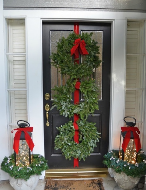 Stunning Christmas Front Door Decor Ideas