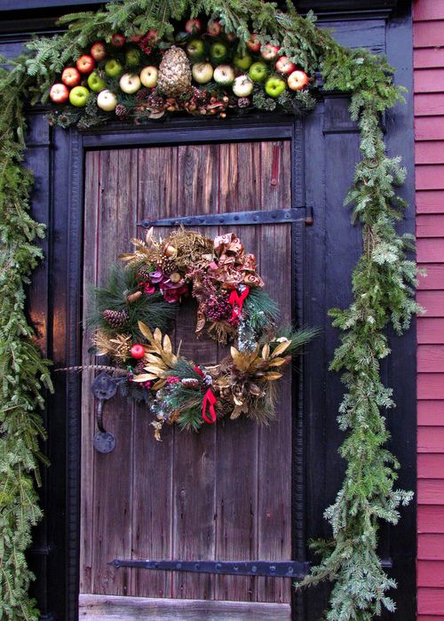 Stunning Christmas Front Door Decor Ideas