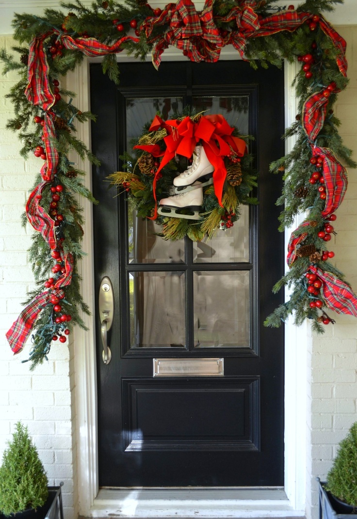 38 Stunning Christmas Front Door Décor Ideas  DigsDigs