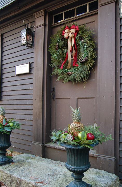 Stunning Christmas Front Door Decor Ideas