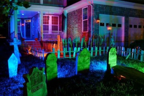 Neon Halloween Decor
 23 Stunning Neon Halloween Décor Ideas DigsDigs
