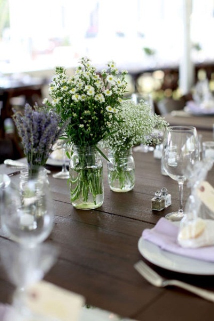 stylish spring table settings 29 Chiêm ngưỡng mùa xuân ngọt ngào trên bàn tiệc