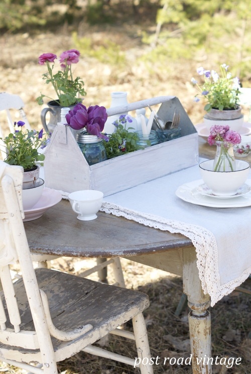 stylish spring table settings 57 Chiêm ngưỡng mùa xuân ngọt ngào trên bàn tiệc