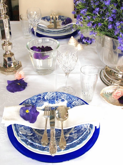 Chiêm ngưỡng mùa xuân ngọt ngào trên bàn tiệc stylish spring table settings 63 Chiêm ngưỡng mùa xuân ngọt ngào trên bàn tiệc