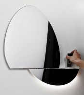 supermodern-mirror-with-iphone ...
