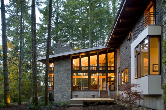 Three Level House In The Trees