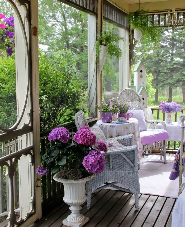 5 Useful Tips To Decorate A Summer Porch | DigsDigs