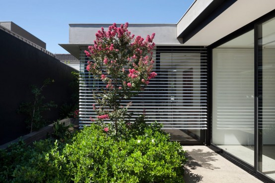 Toorak House Blurring Boundaries Between In And Out