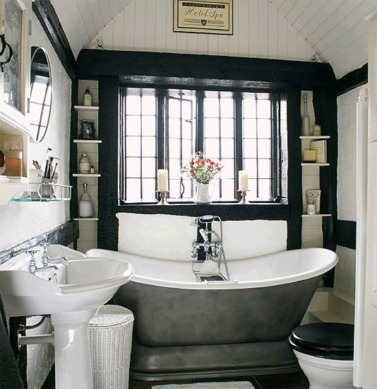 23 Traditional Black And White Bathrooms To Inspire | DigsDigs