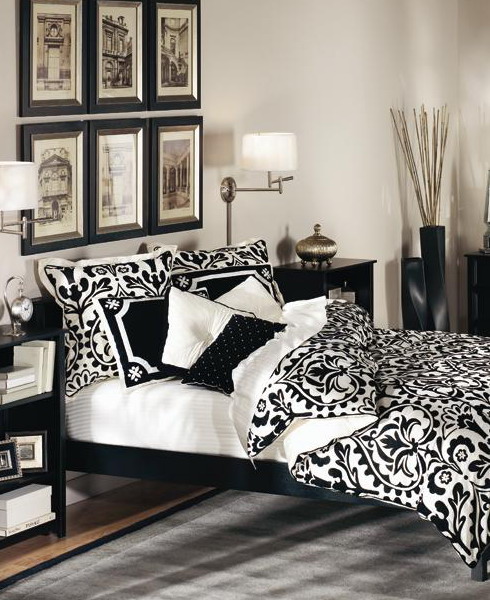 19 Traditional Black And White Bedroom That Inspire | DigsDigs