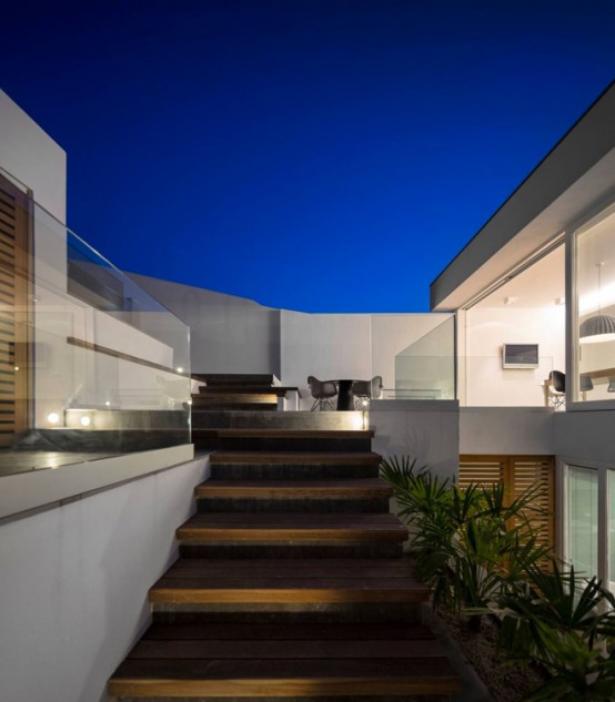 Ultra Minimalist House With Living Behind The Walls Concept Ultra Minimalist House With Living Behind The Walls Concept