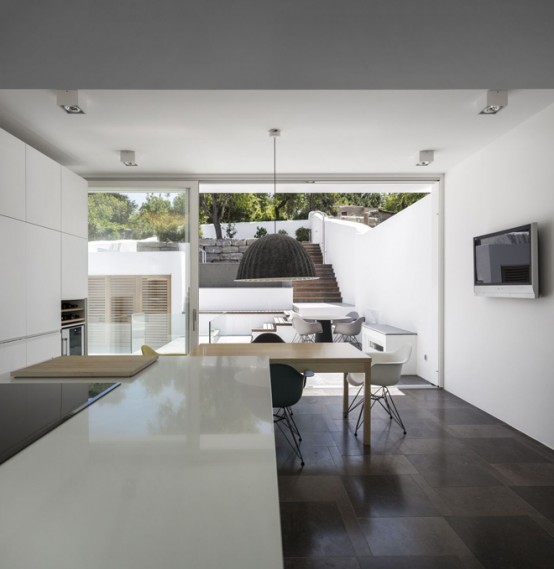 Ultra Minimalist House With Living Behind The Walls Concept Ultra Minimalist House With Living Behind The Walls Concept