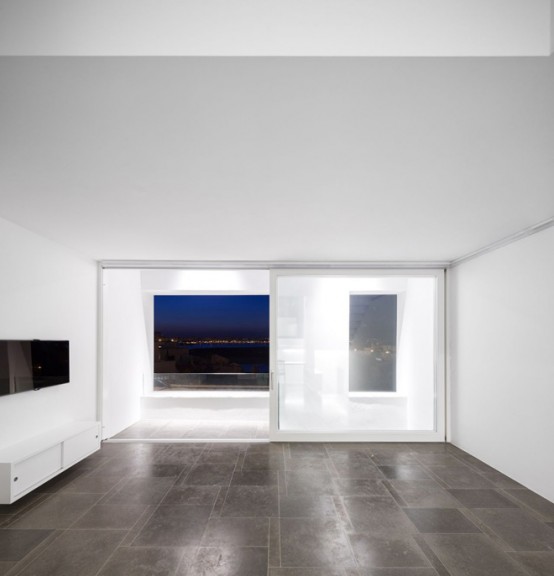 Ultra Minimalist House With Living Behind The Walls Concept Ultra Minimalist House With Living Behind The Walls Concept