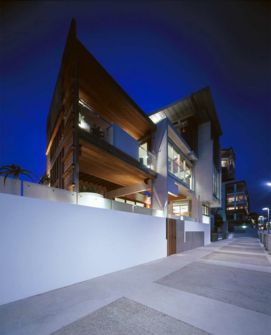Unique House With Private Garden In Modern Style Unique House With Private Garden In Modern Style
