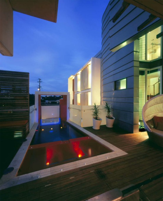 Unique House With Private Garden In Modern Style Unique House With Private Garden In Modern Style
