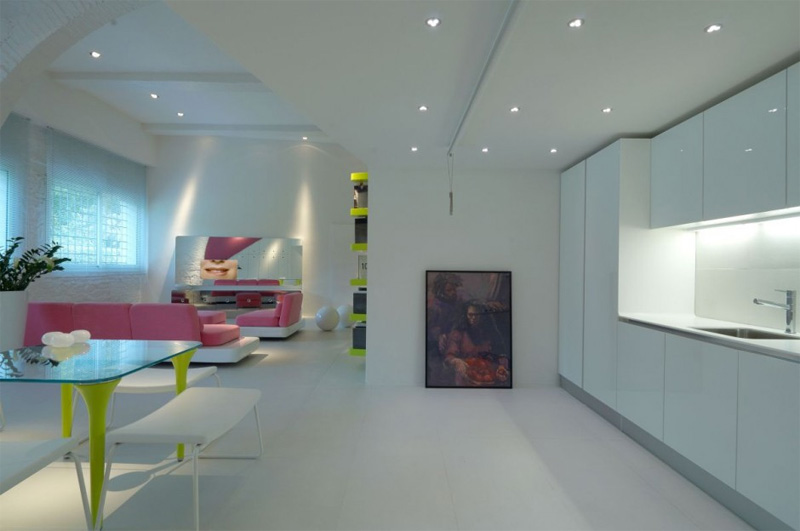 Very Modern Home Full Of Light And Color | DigsDigs