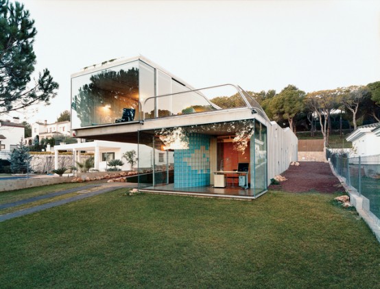 Contemporary House with Hydroponic Rooftop Garden