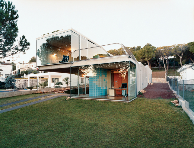 Villa Bio – Contemporary House with Hydroponic Rooftop Garden ...