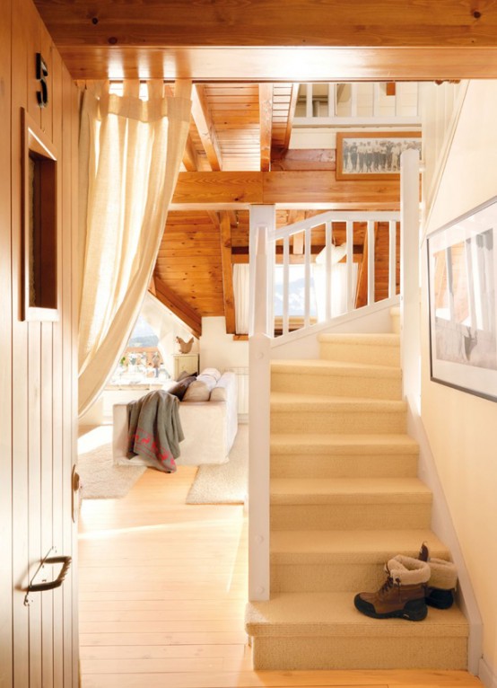 vintage wooden house in the pyrenees 1 554x766 Thiết kế không gian lãng mạn với tầng áp mái phong cách vintage