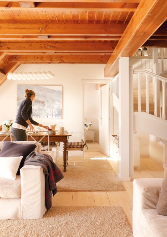vintage wooden house in the pyrenees 4 554x786 Thiết kế không gian lãng mạn với tầng áp mái phong cách vintage