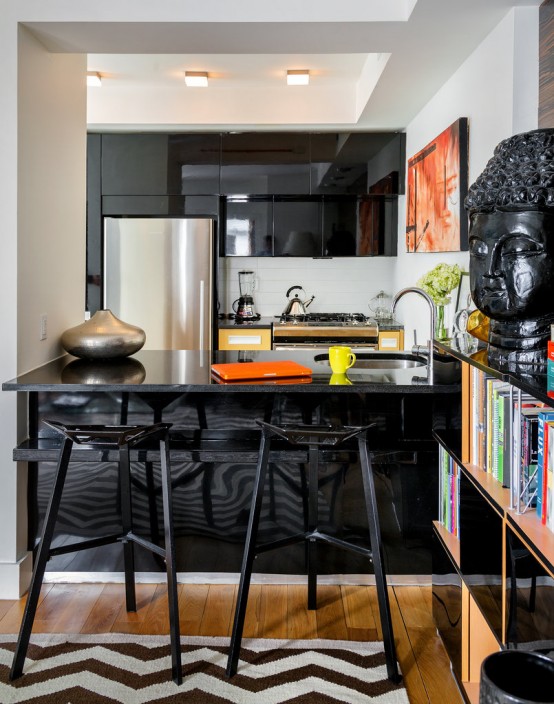 Vivacious Brooklyn Apartment With Lots Of Bright Accents