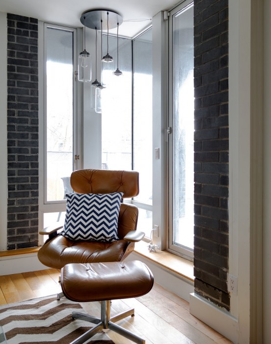 Vivacious Brooklyn Apartment With Lots Of Bright Accents