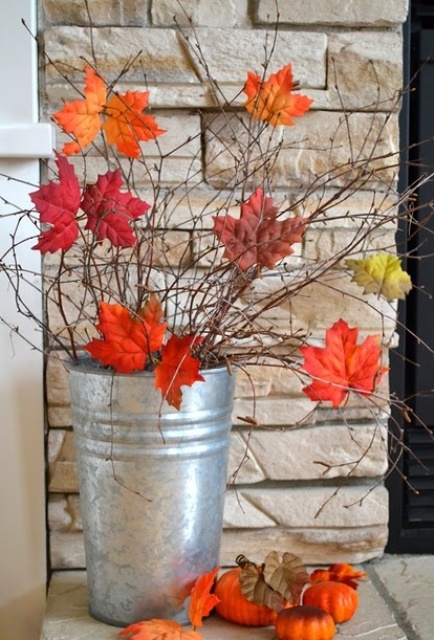 30 cool ways to use autumn leaves for fall home d 233 cor digsdigs 30 cool ways to use autumn leaves for fall home d 233 cor digsdigs