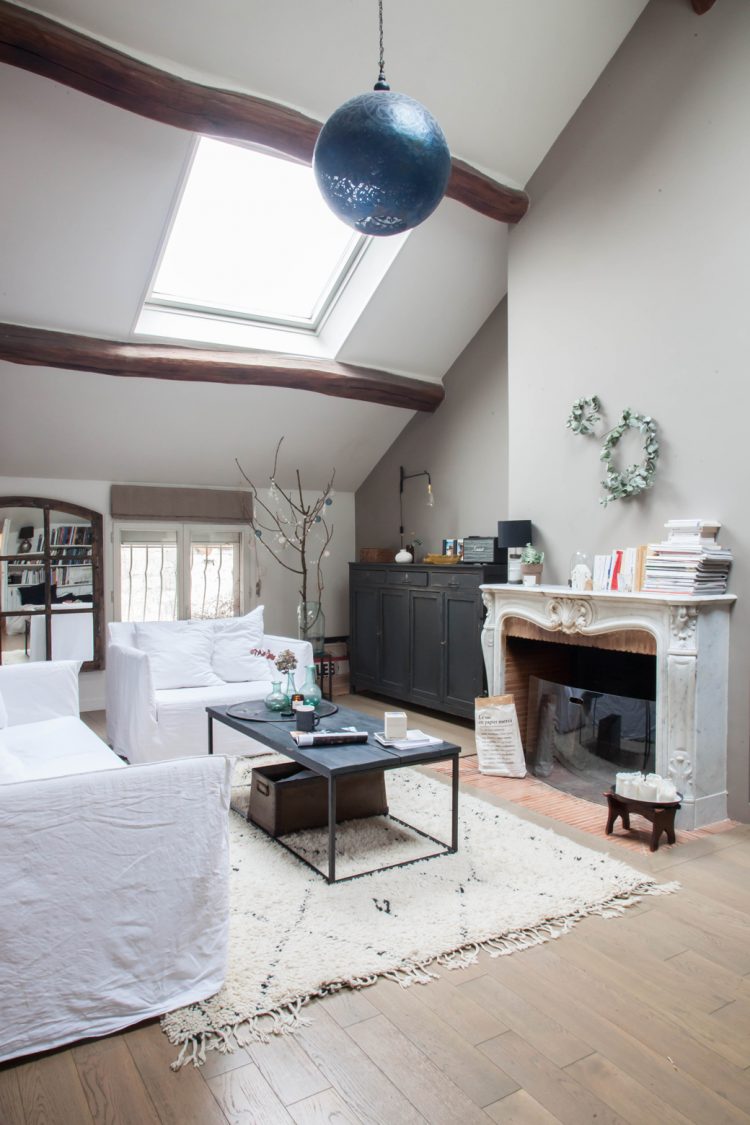 high ceilings were used to advantage
