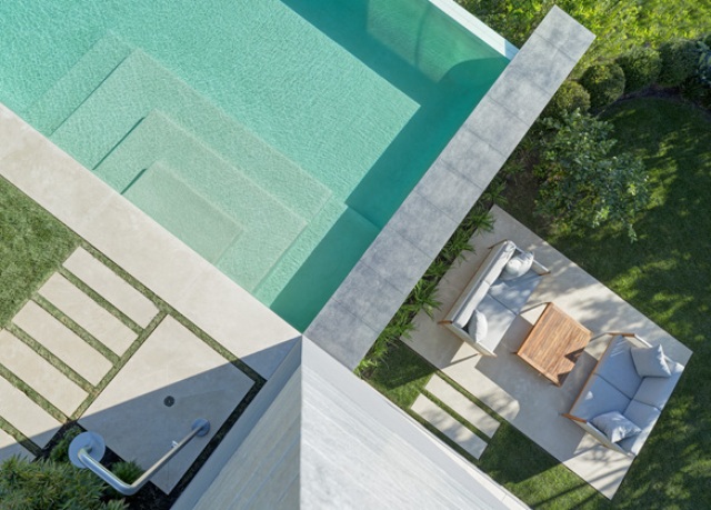 Concrete was widely used for decor inside and outside, it has a soft shade that appeals
