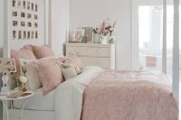 05 pink and white printed bedding