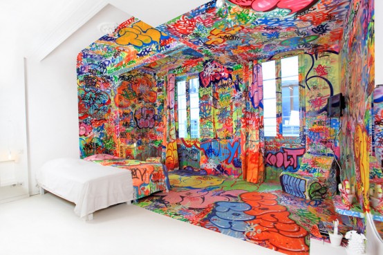 Half Graffiti Bedroom (via mymodernmet)