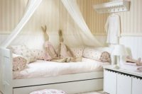 12 floral print blush bedding