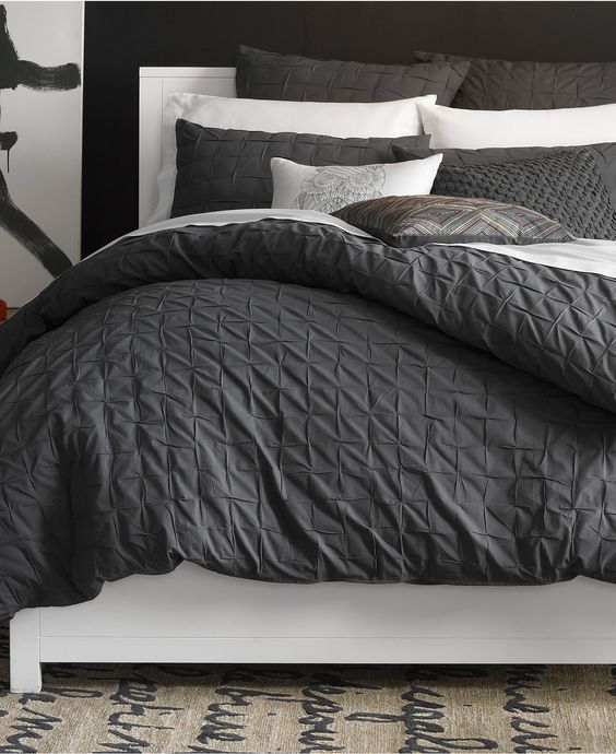 35 Awesome Bedding Ideas For Masculine Bedrooms - DigsDigs