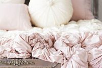 14 tufted rose quartz and white bedding