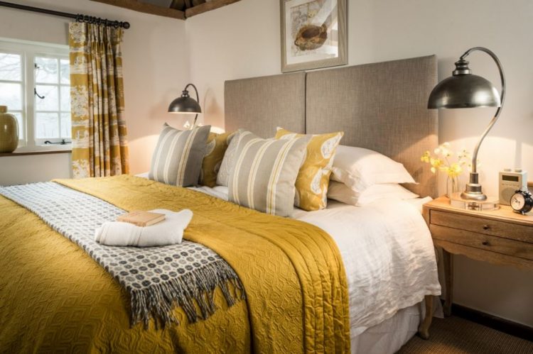 1900 s English Countryside House Breathing With Style